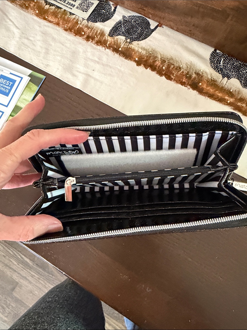 “Marc Tertro” Zip Around Wallet - Picture 3 of 4